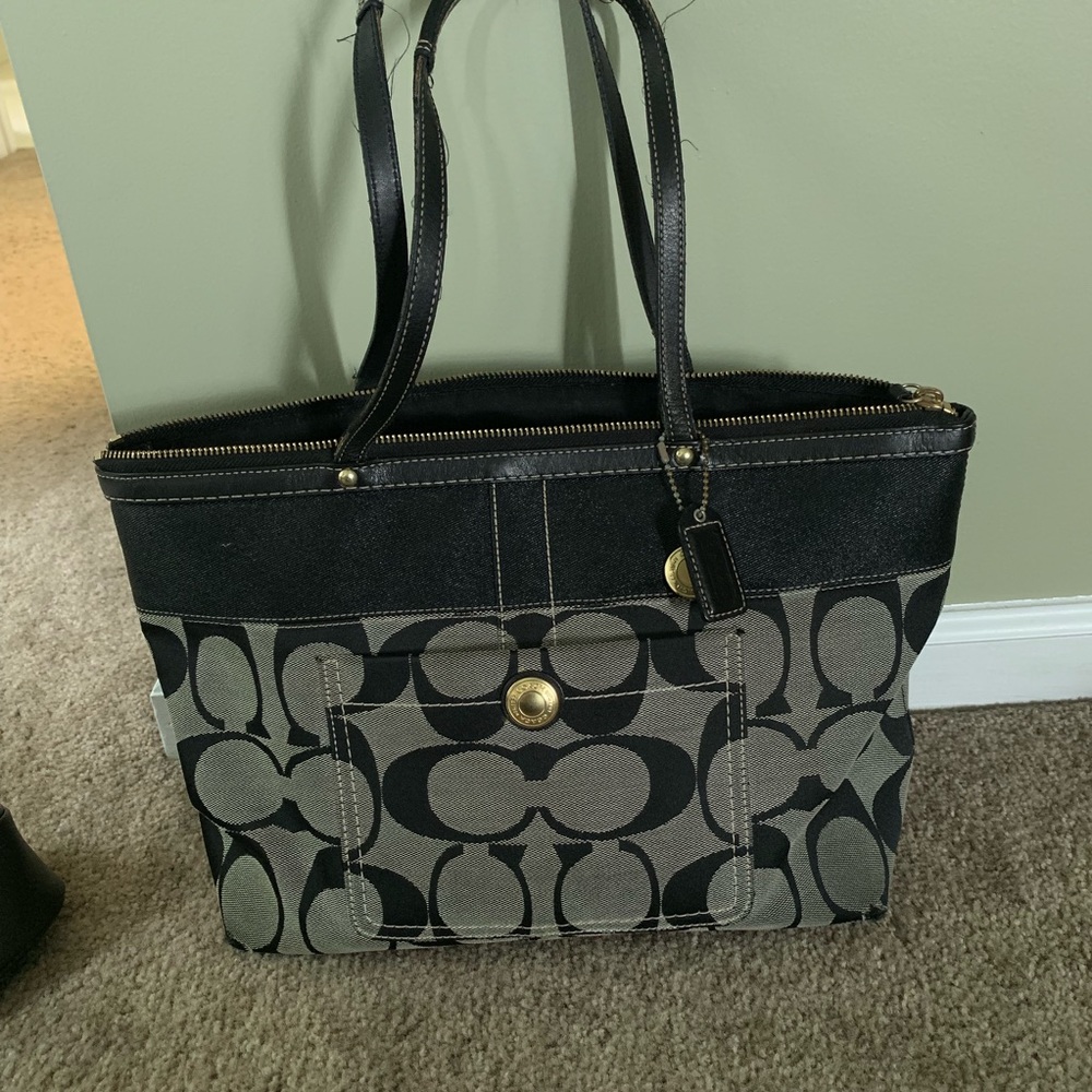 SignatureCoach Satchel